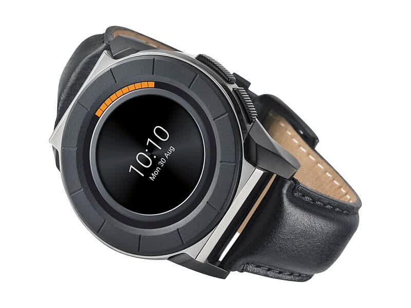 Titan Juxt Pro smartwatch